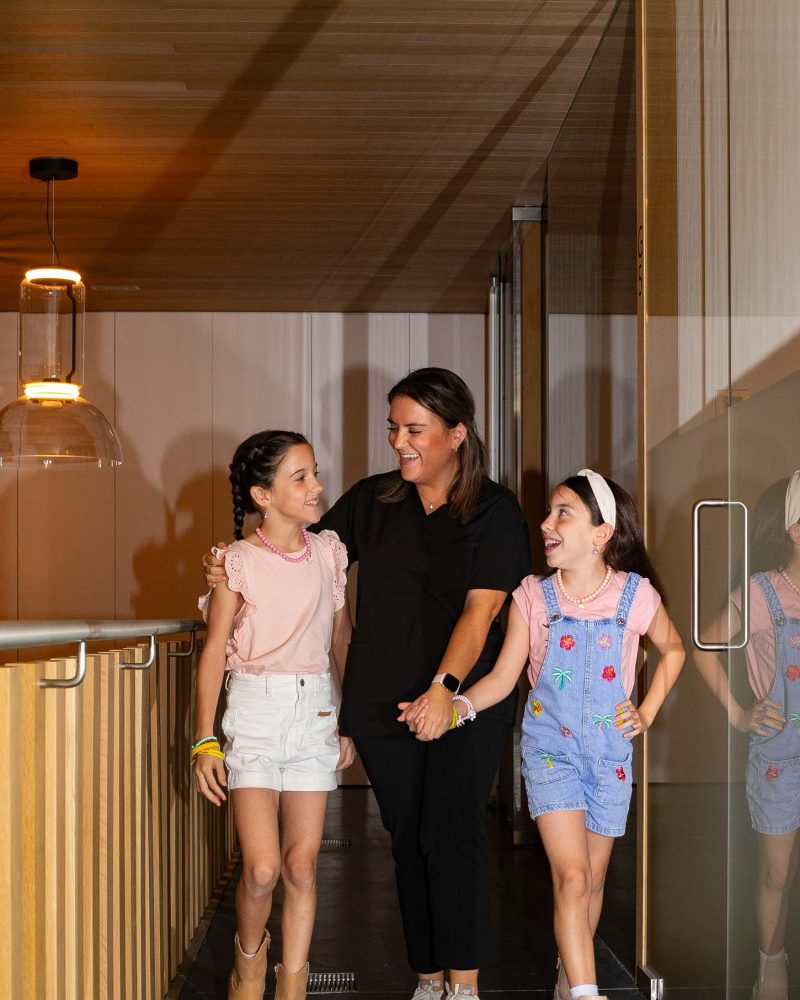 ninas-viniendo-a-clincia-idem